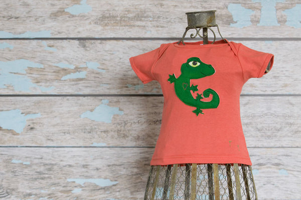 Emerald Green Gecko on Coral Laptee